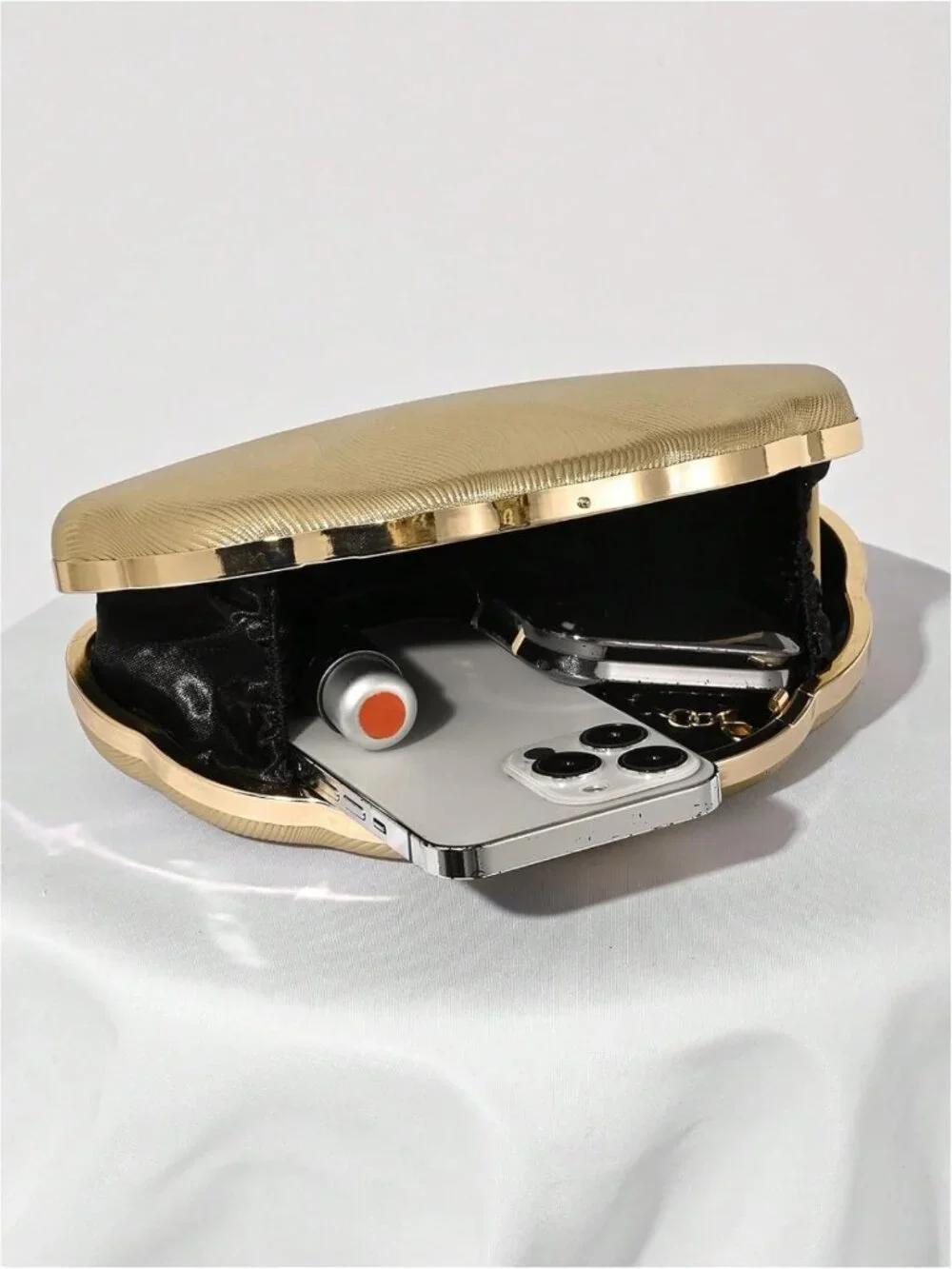 Metallic Shell Clutch Purse for Women | Elegant Cocktail Evening Handbag